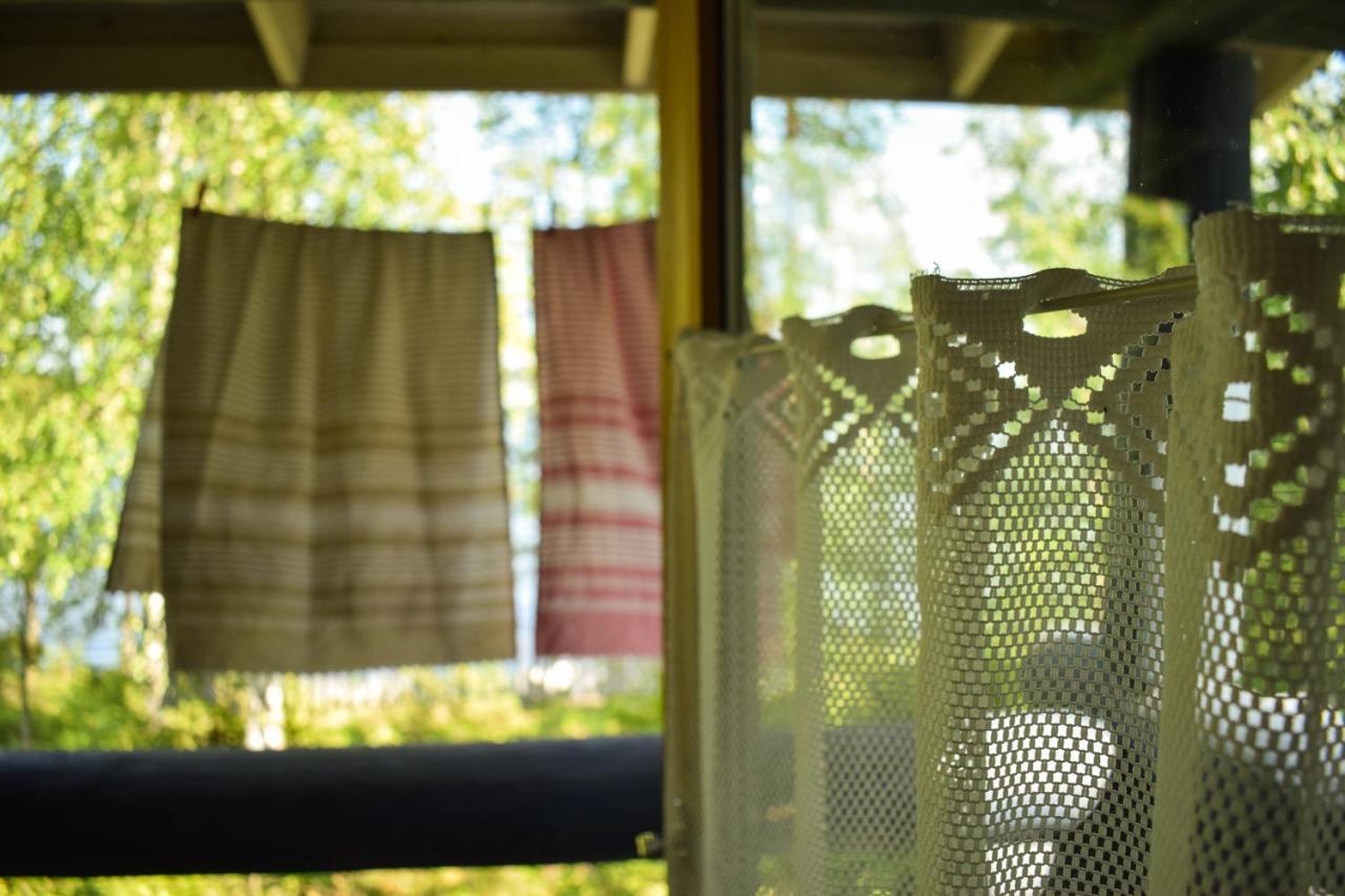 Loma-Autio Aamurusko Puumala Buitenkant foto